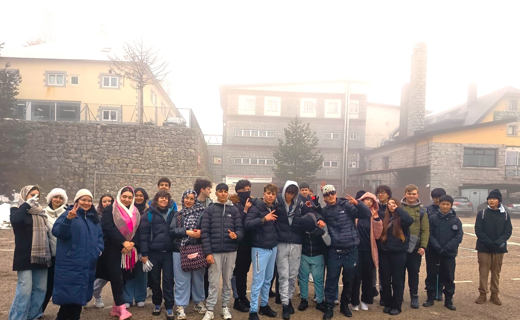 Excursión a la nieve con las personas participantes del proyecto Barrios de Pinardi Boscosocial