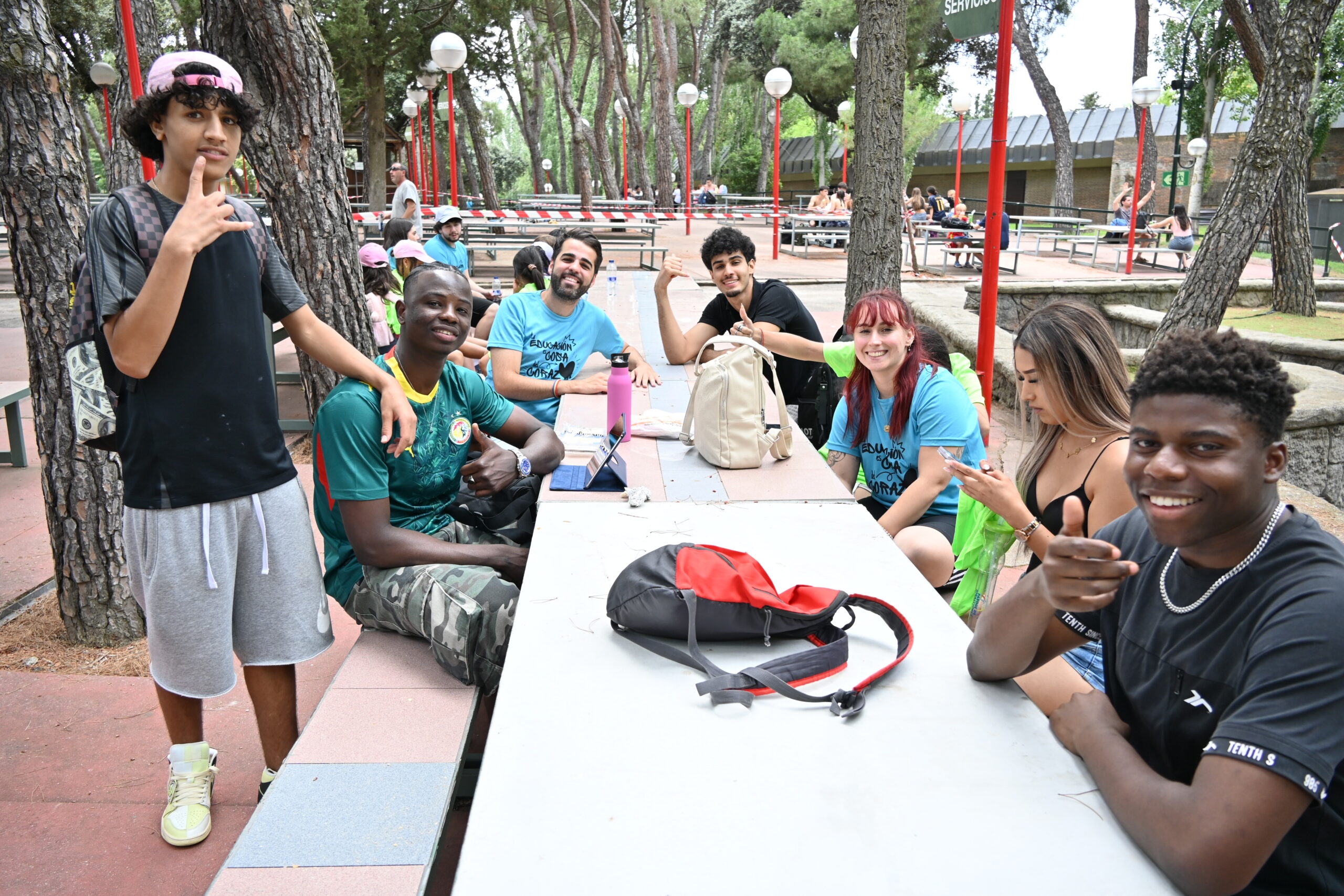 Casa-Garelli-Autonomía-Pinardi-2026 Los jóvenes de Casa Garelli durante su visita al Parque de Atracciones de Madrid.
