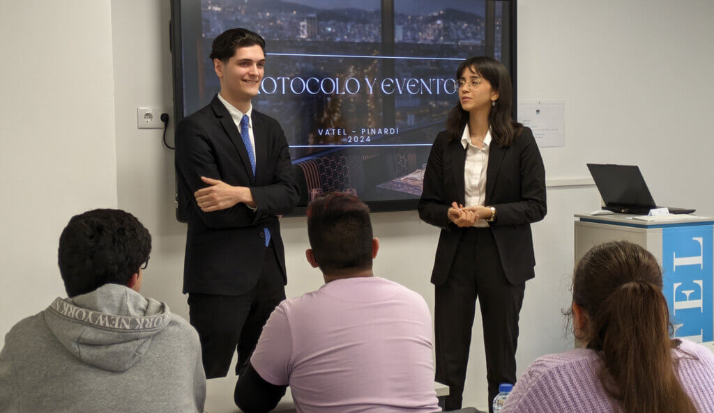 Carlos Yuste y Sofía Castañeda imparten un taller en Vatel, ambos participaron en anteriores ediciones de + Talento