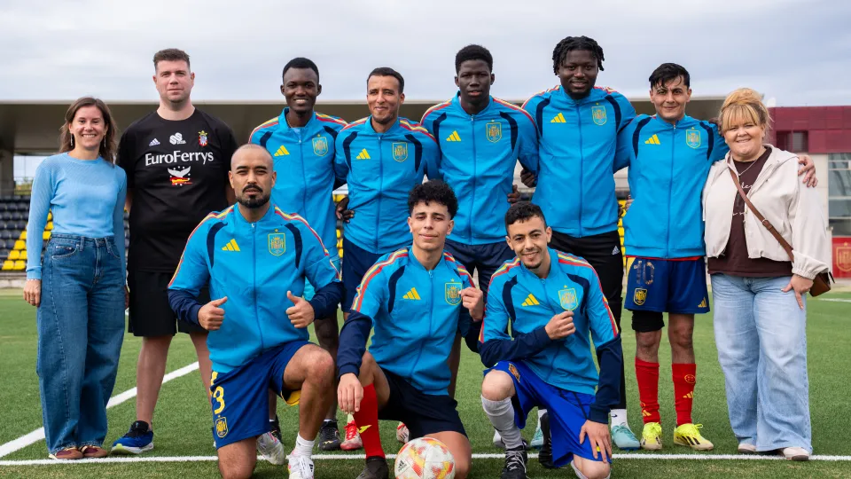 Equipo_RFEF_pinardi_posando_juntos_para_una_foto_grupal